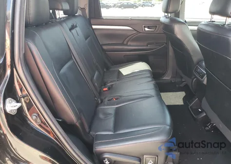 2018 Toyota Highlander Se z USA, uszkodzony, nr VIN 5TDJZRFHXJS871692